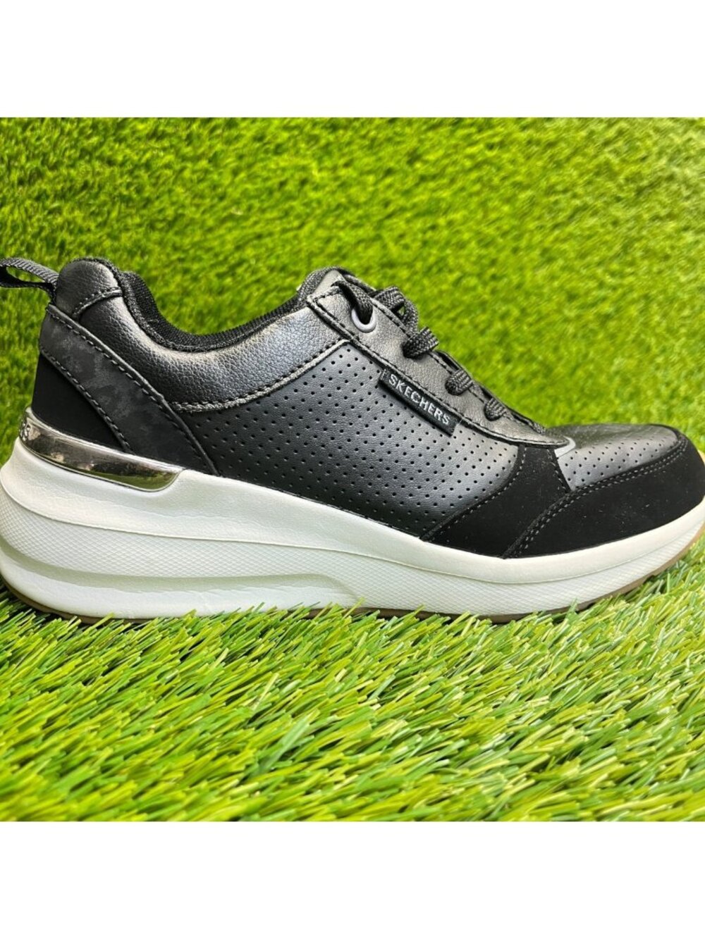 Skechers Billion‎ Subtle Spots Womens Size 5.5 Black Gum Running Shoes Sneakers